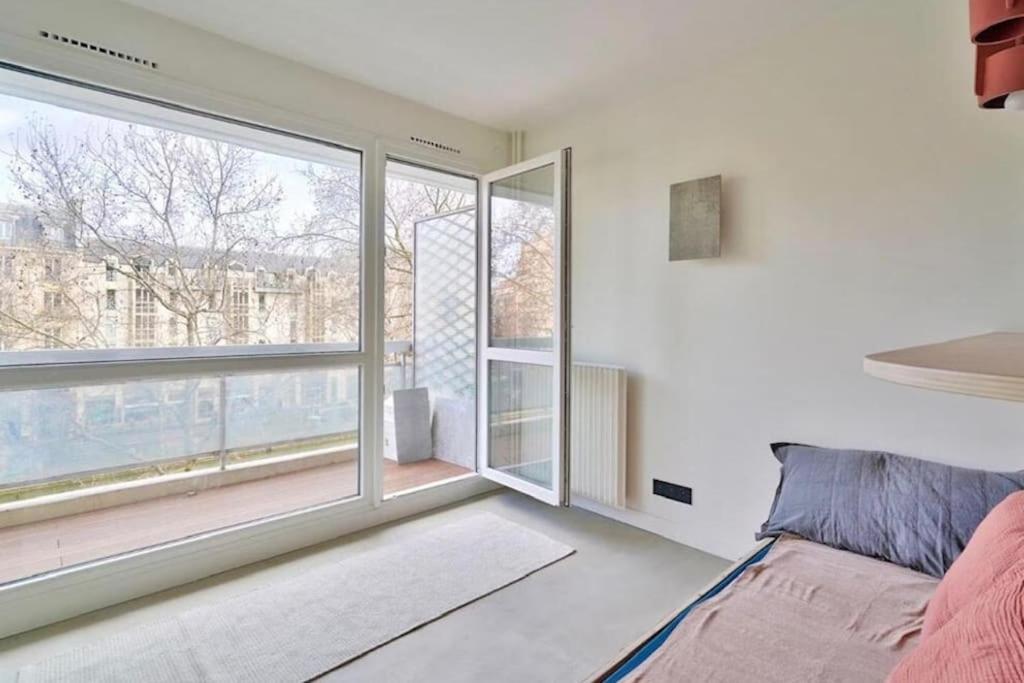 Le Designer - Pres Du Canal Saint-Martin - 271B